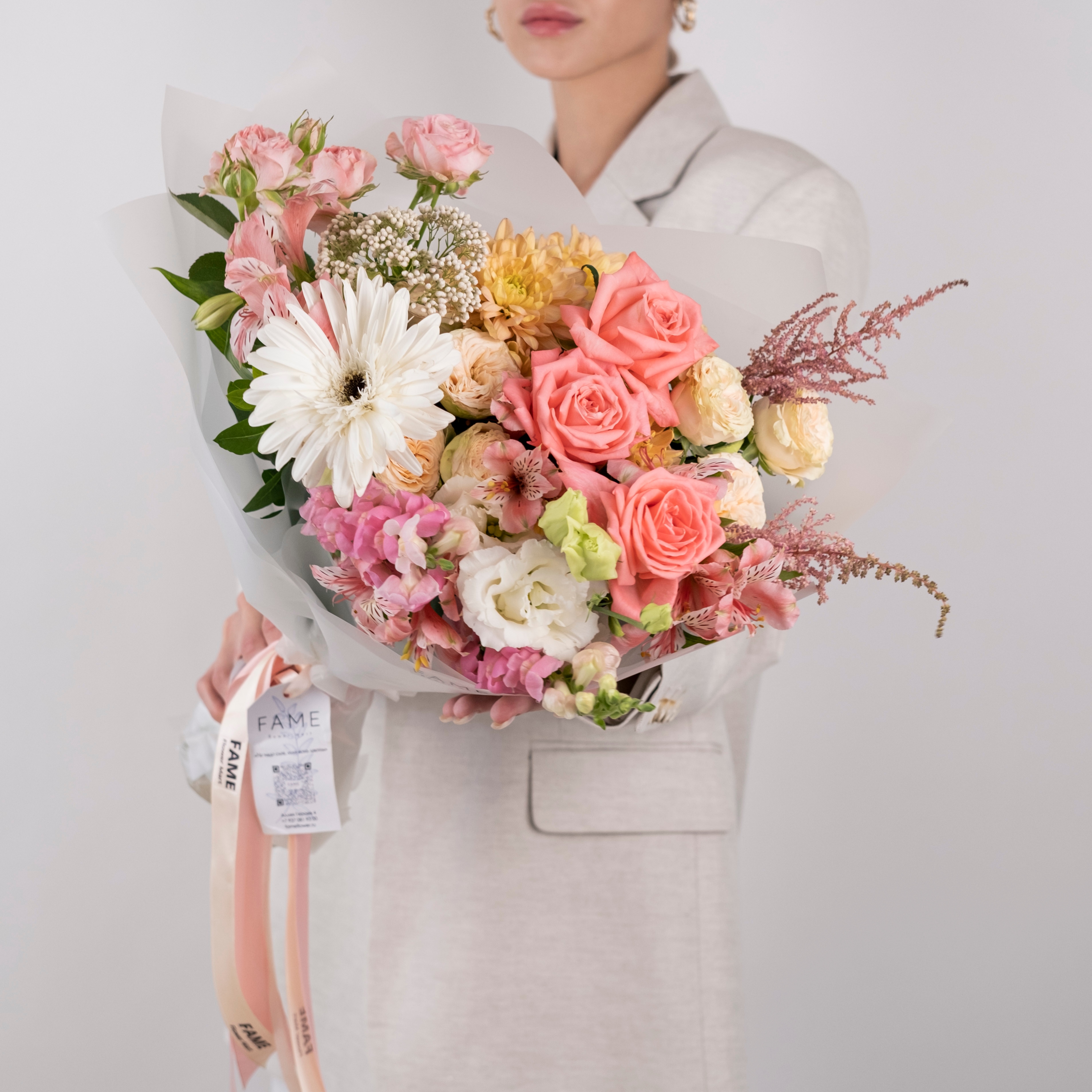 картинка Сборный букет в нежных тонах от магазина 