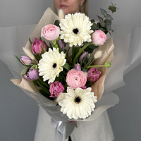 Акварель в лепестках