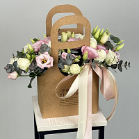 Сумочка с эустомой