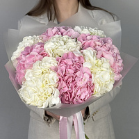 Нежный букет с гортензией 9 шт